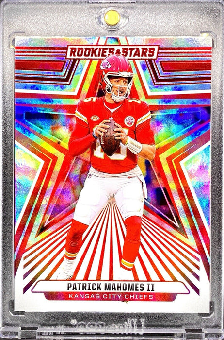 Patrick Mahomes FOIL REFRACTOR INVESTMENT CARD SP CHIEFS MINT W/CASE