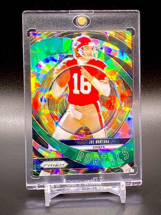 Joe Montana RARE GREEN ICE REFRACTOR CARD SP CHIEFS HOF w/CASE