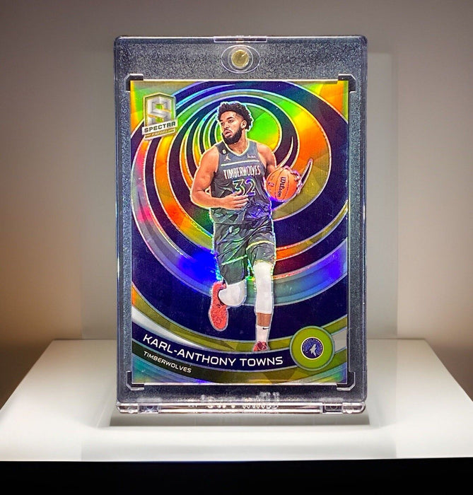 Karl-Anthony Towns GOLD REFRACTOR PRIZM #/10 SSP KNICKS/TIMBERWOLVES CARD