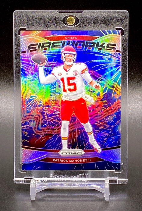 Patrick Mahomes II RARE REFRACTOR INVESTMENT CARD SP CHIEFS INSERT w/CASE