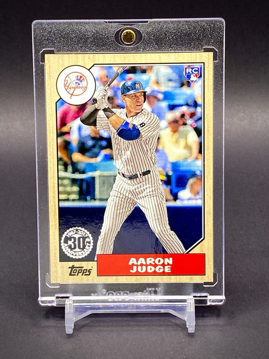 Aaron Judge RARE ROOKIE 30th ANNIVERSARY CARD TOPPS V1 YANKEES - INCLUDES HOLDER