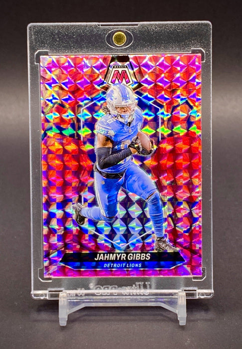 Jahmyr Gibbs RARE PINK REFRACTOR INVESTMENT CARD SP LIONS w/CASE